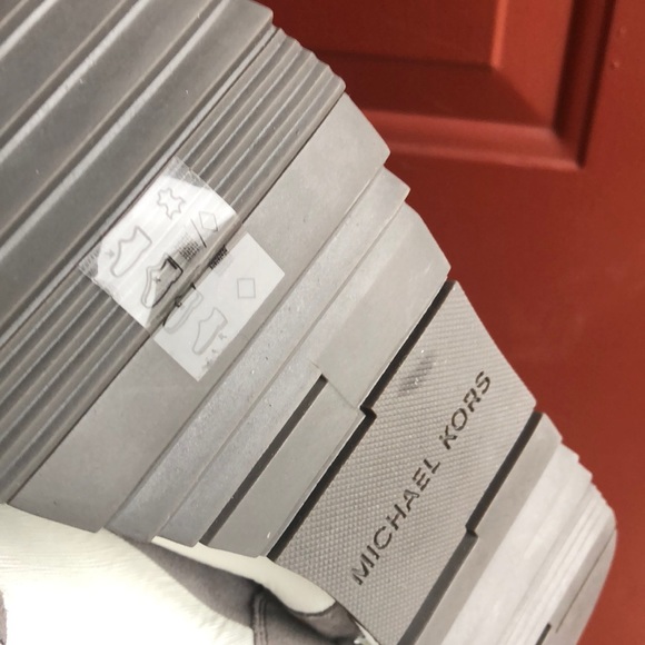 Michael Kors Sneakers - Picture 8 of 8